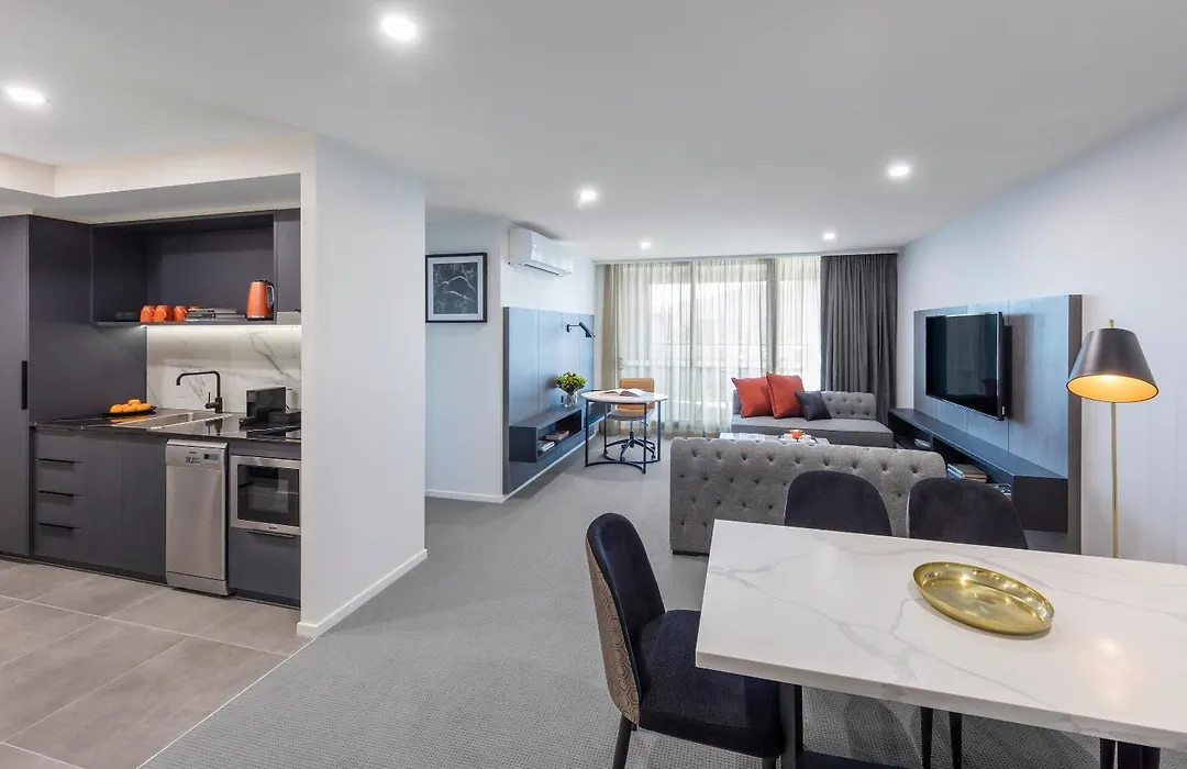 Deco Hotel Canberra-1